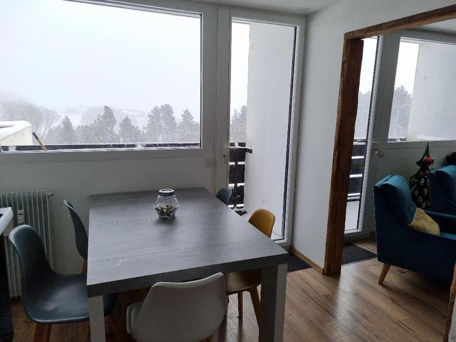 Appartement Tres Lumineux Égat Kültér fotó