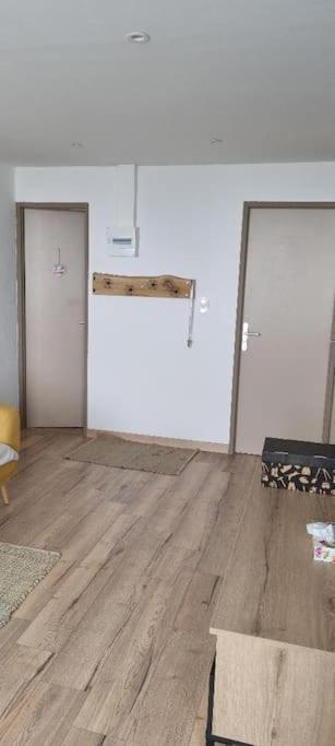 Appartement Tres Lumineux Égat Kültér fotó